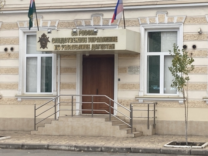 В Дагестане полицейские и владелец АЗС сговорились воровать служебное дизтопливо 