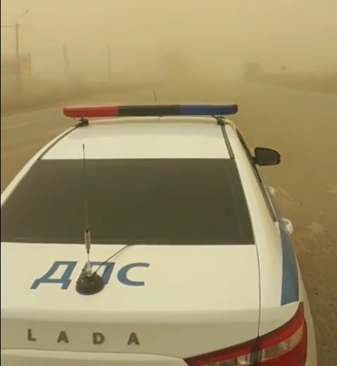 Пыльная буря бушует на востоке Ставрополья