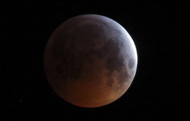 Луна станет красной: россиян ждет самое продолжительное лунное затмение