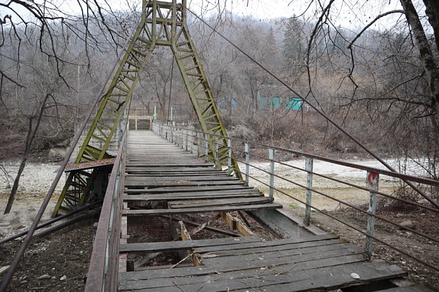 В Нальчике активисты добились закрытия доступа к опасному мосту