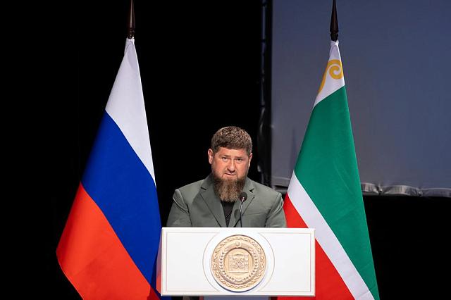 Кадыров наградил председателя Соцфонда и зама министра труда РФ