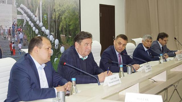 Депутаты Думы Ставрополья ознакомились с преобразившимся Железноводском