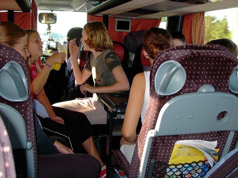 22% жителей Ставрополя не считают нужным уступать места молодым девушкам в общественном транспорте
