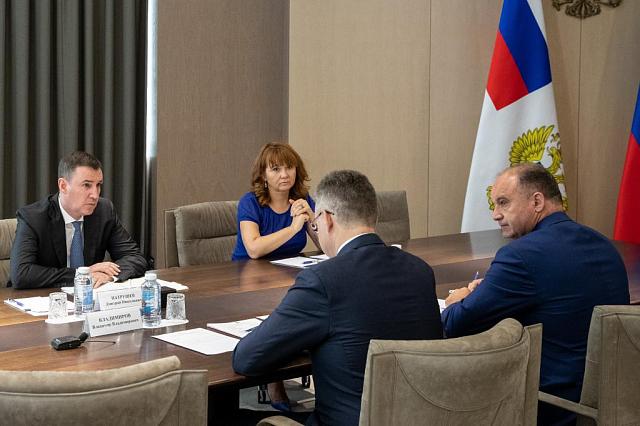 Глава Ставрополья Владимиров обсудил с министром Патрушевым ряд вопросов АПК
