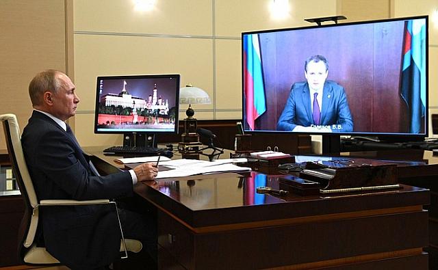 Путин запустил серию встреч с губернаторами-«паровозами» партии власти 