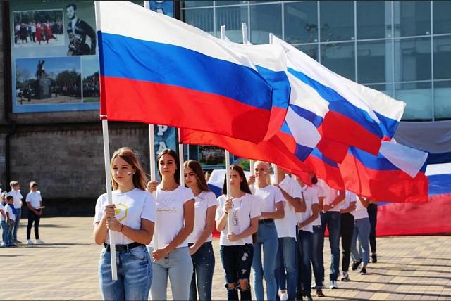 22 августа страна отмечает День Государственного флага России