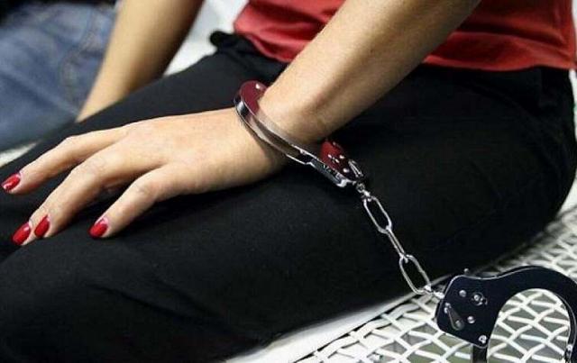 Полицейские из Пятигорска задержали подозреваемую в афере в соцсети
