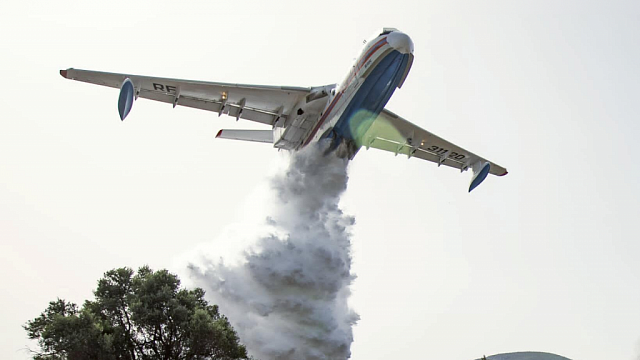 Самолет-амфибия из Азербайджана поможет тушить лесной пожар в Турции