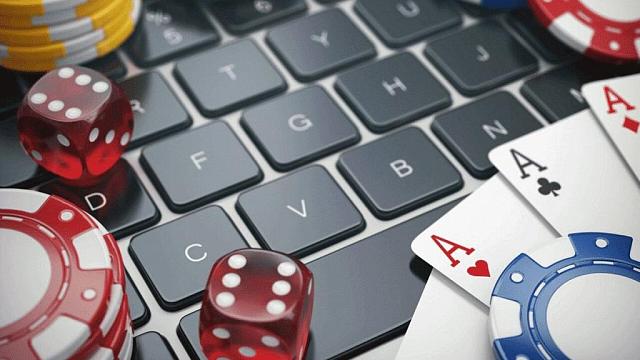 В Ставрополе продавщица гипермаркета проиграла деньги покупательницы в онлайн-казино