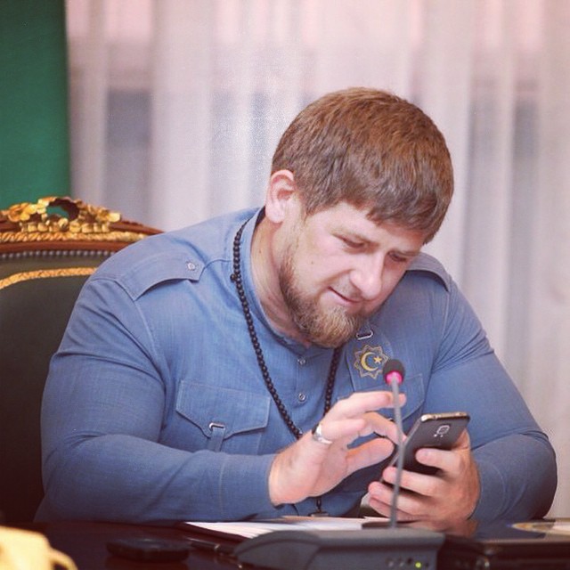 О Калиматове в соцсетях в октябре писали реже, чем о Кадырове, но позитивнее 