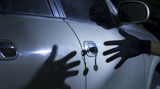 В Ставрополе установили личности подозреваемых в кражах из машин: видео   