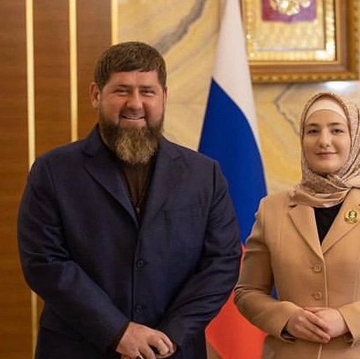Дочь главы Чечни Хутмат Кадырова получила орден Кадырова