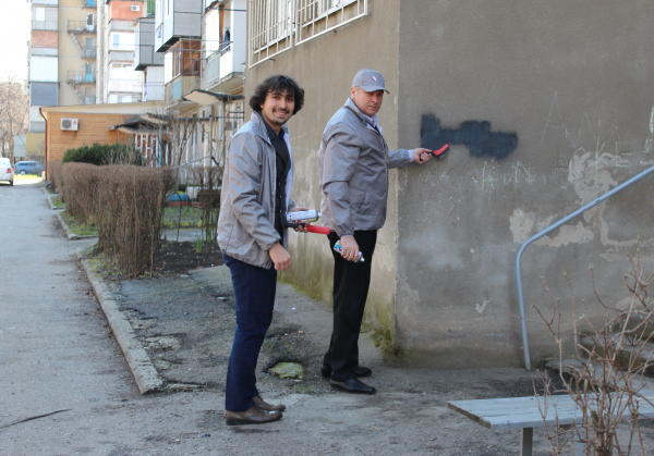 В Нальчике активисты закрасили стены с пропагандой наркотиков
