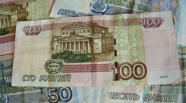 Российские пенсионеры должны получать около 30 тысяч рублей 