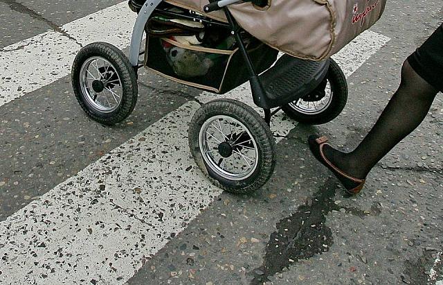 В Беслане нетрезвый водитель сбил коляску с малышом и двух женщин 