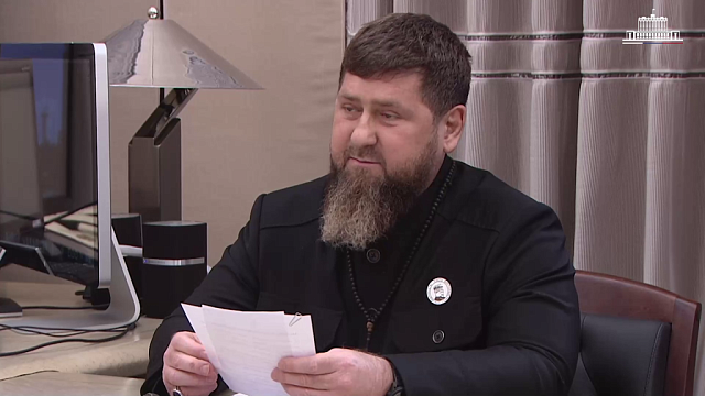 Позиция главы Чечни Кадырова в «горячей сотне» политиков РФ ухудшилась 