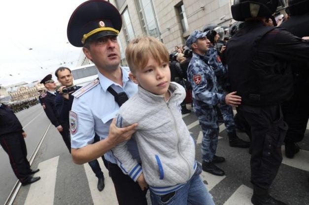 На Ставрополье Совет отцов призвал родителей не пускать детей на митинг в поддержку Навального