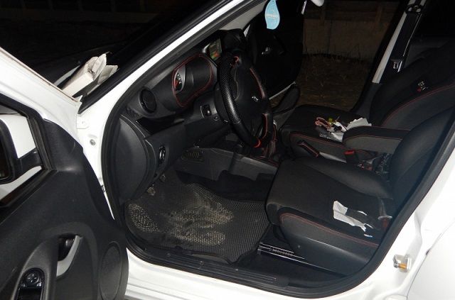 Житель КБР возил под сиденьями в своей машине наркотики и патроны