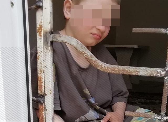 На шокирующее фото мальчика с железной миской отреагировал губернатор Ставрополья 