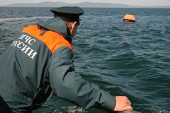 Две легковушки унесло в Сочи в Черное море 