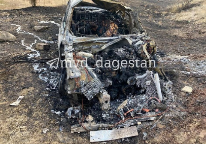 В Буйнакском районе Дагестана BMW улетела в кювет и сгорела 