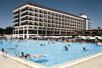 В отелях Турции перестали заселять одиноких мужчин