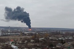 На Луганской нефтебазе вспыхнул пожар