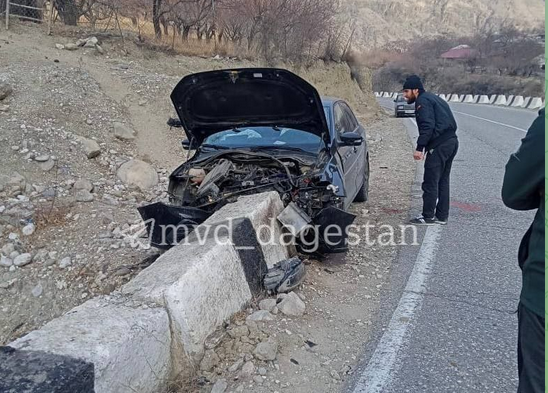 В Гумбетовском районе Дагестана «Volkswagen Polo» врезался в бетонный блок