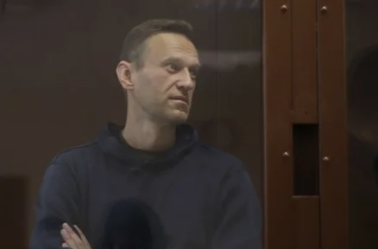 Оппозиционер Навальный пожаловался на «пытку бессонницей и издевательства»