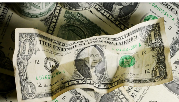 Эксперт: От доллара стоит ожидать подвоха 