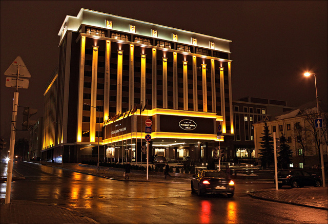 Двое мужчин погибли в упавшем лифте в отеле Москвы