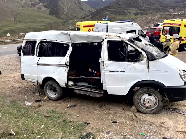 Пассажирка маршрутки погибла и еще семь пострадали в ДТП в Дагестане