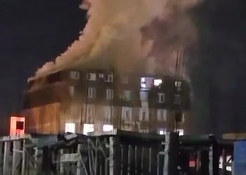 Из-за взрыва газа загорелась жилая 5-этажка в Махачкале