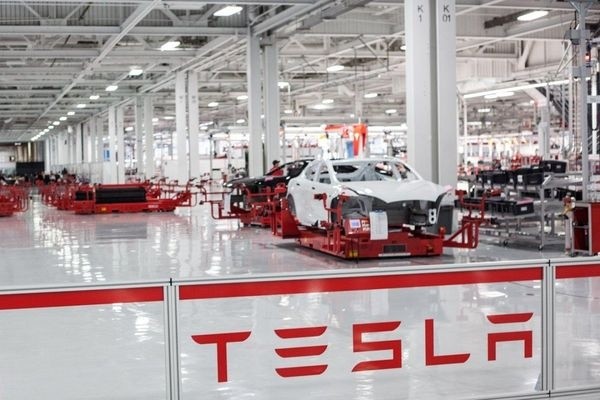 Илону Маску предложили открыть завод Tesla в Невинномысске