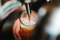 В Госдуме обсуждают введение запрета продажи в общепите пива и сидра 