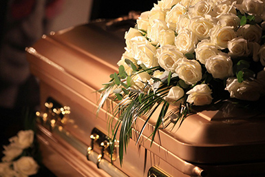 В Адыгее двое участковых продавали похоронным бюро данные покойников