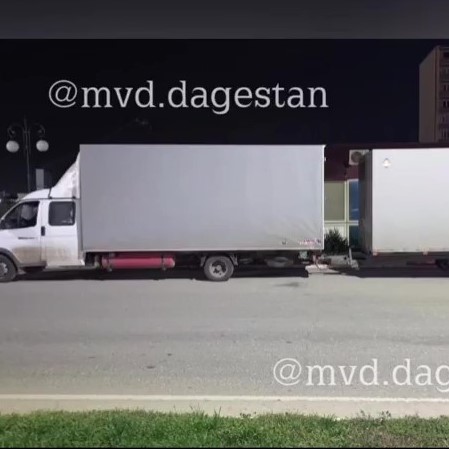 В Дагестане младшеклассник катался на прицепе грузовика и попал под колеса