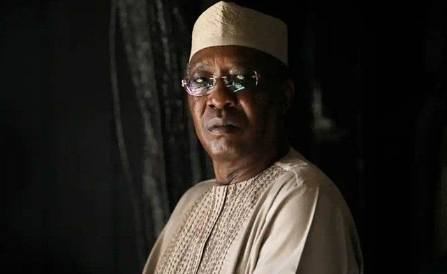 Президент Чада умер от ран после боя с повстанцами 