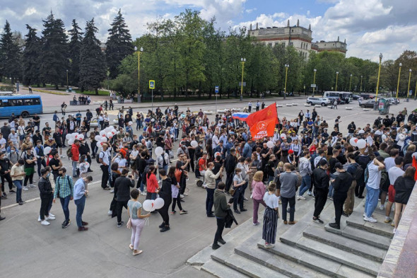 В Москве силовики задержали участников акции в защиту просветительской деятельности