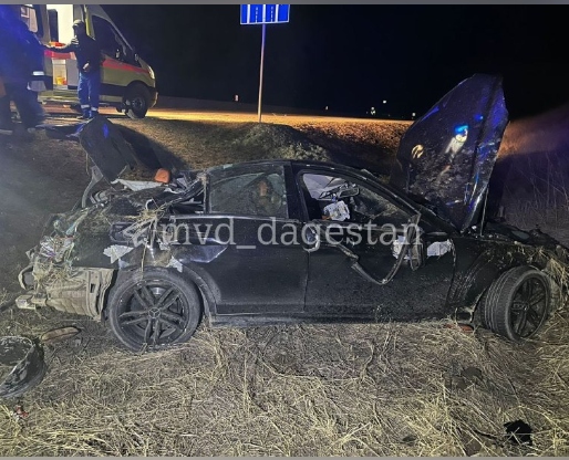 «Mercedes» 21-летнего жителя Хасавюртовского района улетел в кювет, водитель погиб