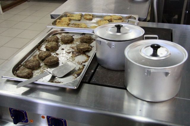 За плохую организацию питания учеников оштрафовали директоров 12 школ Дагестана