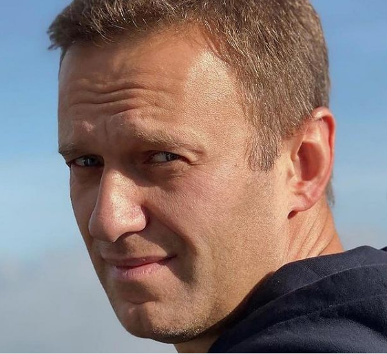 Навальный: «Жизнь зэка стоит меньше пачки сигарет»