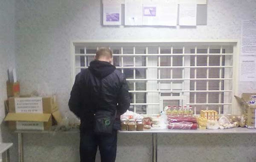 На Ставрополье мобильники для сидельцев в СИЗО спрятали в кексах   