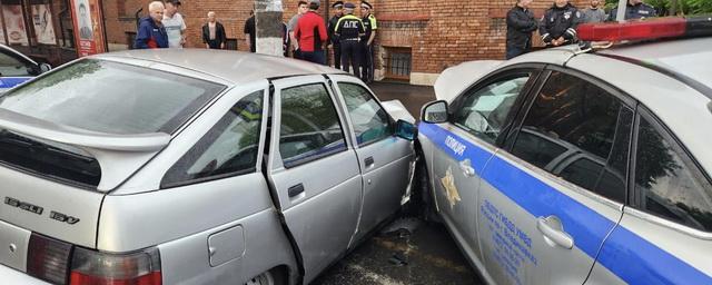 Во Владикавказе произошло ДТП с патрульной машиной