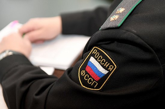 В Ставрополе будут судить пристава, за взятку разрешившего выезд из России   