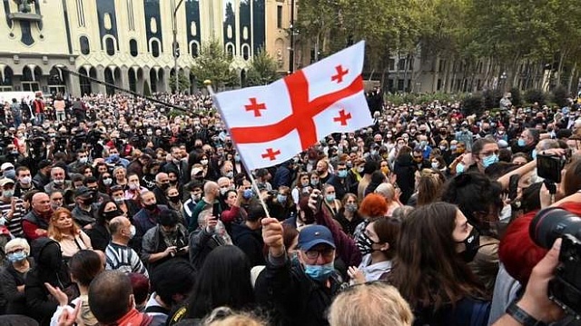 В Грузии прошёл митинг за досрочные выборы и снятие ковид-запретов