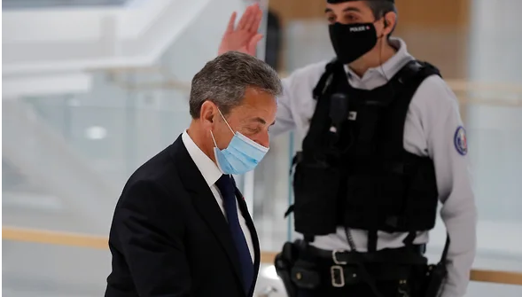 Николя Саркози приговорили к трем годам тюрьмы