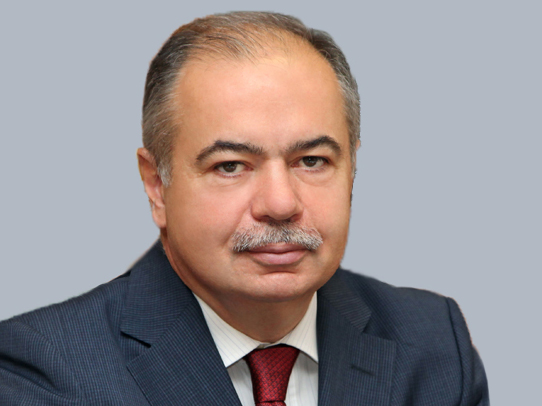 Сенатора от Дагестана Ильяса Умаханова освободили от должности вице-спикера Совфеда