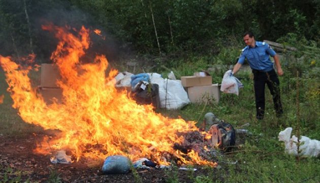 Полицейские КБР сожгли 182 тысячи пачек контрафактных сигарет
