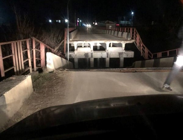 В Дагестане обрушилась часть автомобильного моста